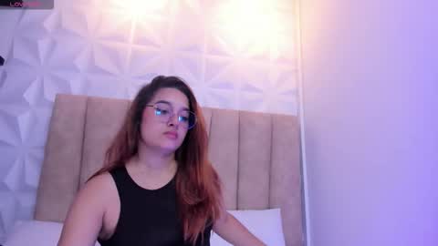 Snapshot of adhara_rousse_ chatting on 09.22.25 ADHARA online show from 09.22.25