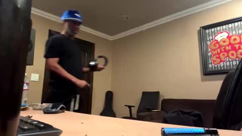 Snapshot of adick_ting chatting on 10.29.25 adick_ting online show from 10.29.25