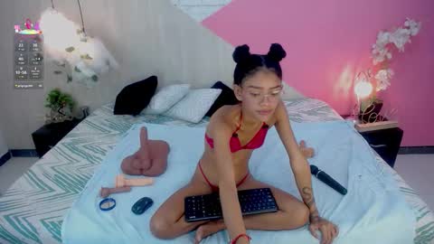 adisson_petite1 online show from 01.15.26
