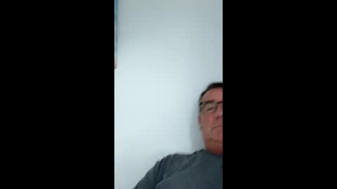 Snapshot of adjustable14 chatting on 05.15.26 adjustable14 online show from 05.15.26