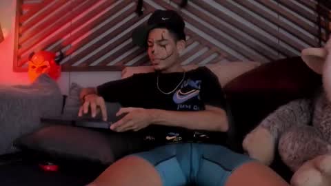 Snapshot of adonis_wb chatting on 10.20.25 adonis_wb online show from 10.20.25