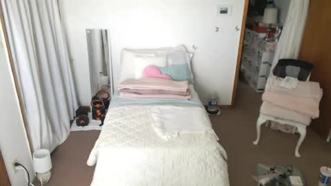 Snapshot of adorable22 chatting on 06.17.26 adorable22 online show from 06.17.26