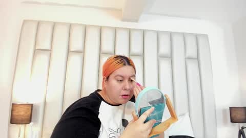 ANDREA PEREZ online show from 10.18.25