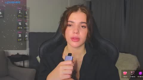 Snapshot of adri_dream chatting on 10.08.25 Adriana online show from 10.08.25