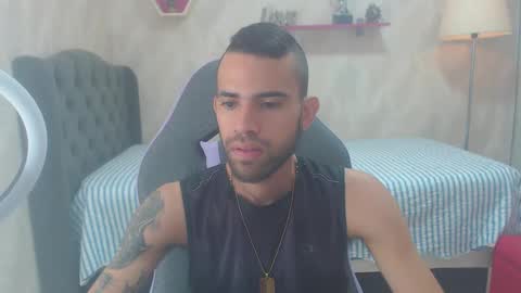 Snapshot of adri_sexboy chatting on 12.31.24 adri_sexboy online show from 12.31.24