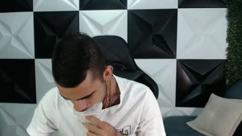 Snapshot of adri_sexboy chatting on 01.10.25 adri_sexboy online show from 01.10.25