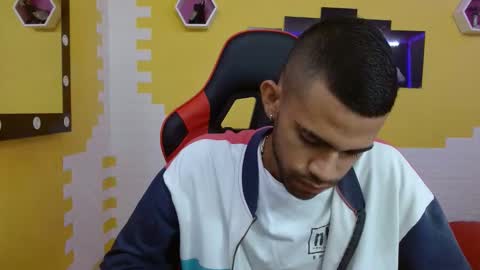 Snapshot of adri_sexboy chatting on 02.15.25 adri_sexboy online show from 02.15.25