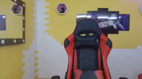 Snapshot of adri_sexboy chatting on 02.21.25 adri_sexboy online show from 02.21.25