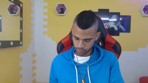 Snapshot of adri_sexboy chatting on 02.21.25 adri_sexboy online show from 02.21.25