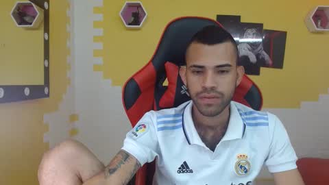 Snapshot of adri_sexboy chatting on 02.25.25 adri_sexboy online show from 02.25.25