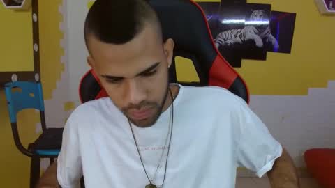 Snapshot of adri_sexboy chatting on 03.05.25 adri_sexboy online show from 03.05.25