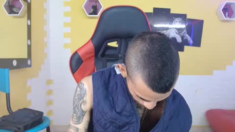 Snapshot of adri_sexboy chatting on 03.09.25 adri_sexboy online show from 03.09.25