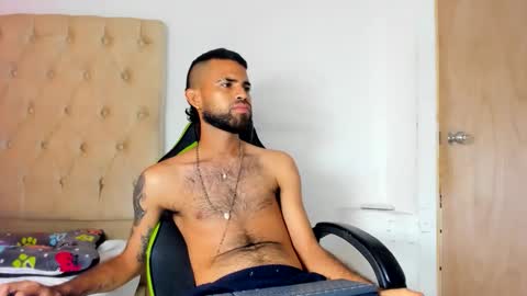 adri_sexboy229 online show from 09.11.25