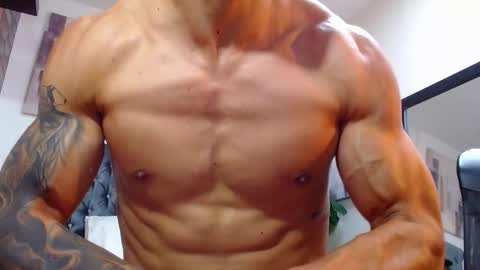 Snapshot of adrian_rae chatting on 10.02.25 online show from 10.02.25