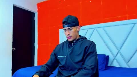 Snapshot of adrian_rae chatting on 10.11.25 online show from 10.11.25