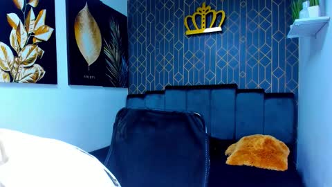 Snapshot of adrian_rae chatting on 11.06.25 online show from 11.06.25