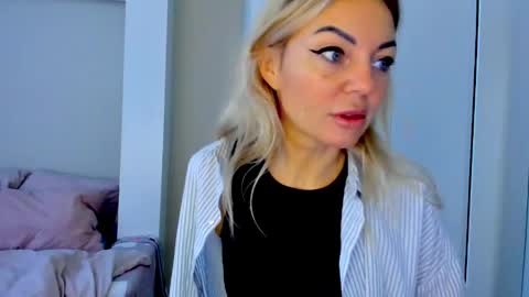 Snapshot of adriana_coy_ chatting on 05.25.26 Adriana online show from 05.25.26