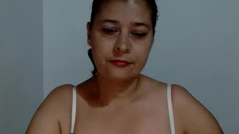 Snapshot of adriana_milf chatting on 09.20.25 Adriana milf online show from 09.20.25