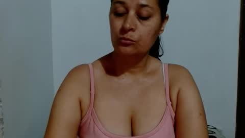 Snapshot of adriana_milf chatting on 11.14.25 Adriana milf online show from 11.14.25