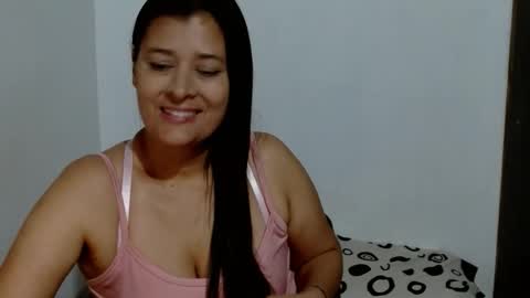 Snapshot of adriana_milf chatting on 11.28.25 Adriana milf online show from 11.28.25