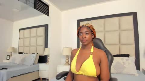 Snapshot of adrianacampbell chatting on 09.10.25 Adriana online show from 09.10.25