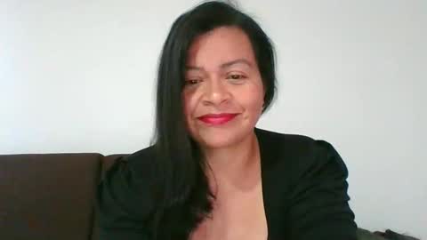 adrianagogo18 online show from 02.19.25