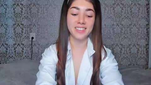 Snapshot of adrianakuiper chatting on 06.30.26 Adriana online show from 06.30.26
