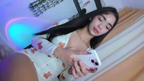 Snapshot of adrianasinclair chatting on 11.14.25 Adriana online show from 11.14.25