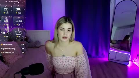 Snapshot of adrianawow1 chatting on 02.21.25 adrianawow1 online show from 02.21.25
