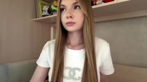 Snapshot of adriannemuldowney chatting on 07.03.26 Caroline online show from 07.03.26
