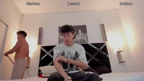 Snapshot of adriano_bigcock chatting on 10.13.25 Adrian online show from 10.13.25