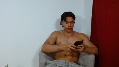 adriel_escalante online show from 09.25.25