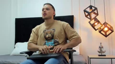 Adrein Roche online show from 03.01.25