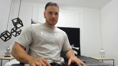 Adrein Roche online show from 09.22.25