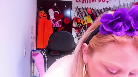 Snapshot of adriiana_fox_ chatting on 10.16.25 adriiana_fox_ online show from 10.16.25