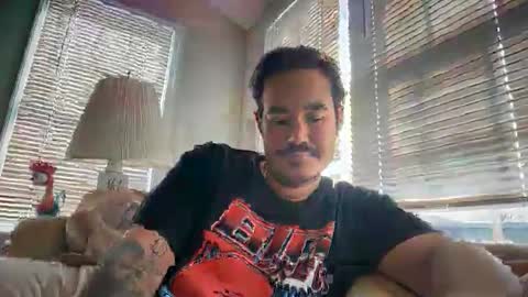 Snapshot of adriiiiiiiiano chatting on 12.21.25 adriiiiiiiiano online show from 12.21.25