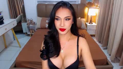 Ur Dream girl online show from 02.25.25