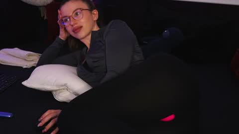 Aelia online show from 04.16.26