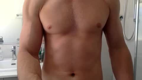 Snapshot of aestheticboy97 chatting on 01.28.25 Thore online show from 01.28.25