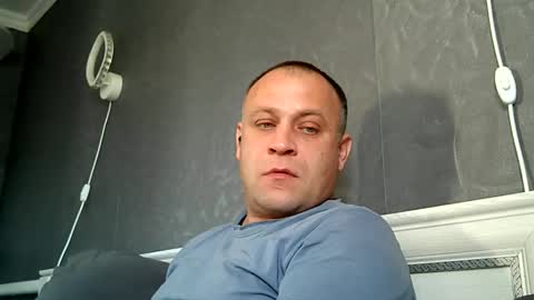 Sasha online show from 10.31.25