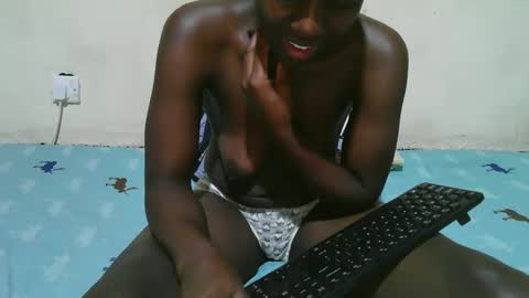 african_pussy2 online show from 03.07.25