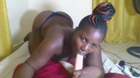 Snapshot of africanbeauty4 chatting on 10.02.25 ELIZABETH online show from 10.02.25