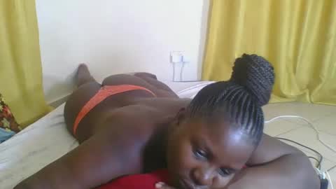 Snapshot of africanbeauty4 chatting on 10.11.25 ELIZABETH online show from 10.11.25