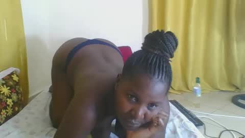 Snapshot of africanbeauty4 chatting on 10.14.25 ELIZABETH online show from 10.14.25