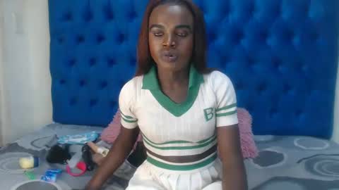 Snapshot of africanbrownskingoddes chatting on 02.13.25 africanbrownskingoddes online show from 02.13.25