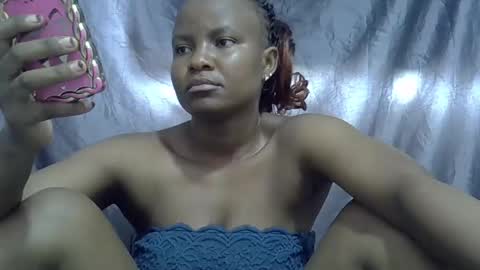 Snapshot of africanngirl chatting on 10.31.25 africanngirl online show from 10.31.25