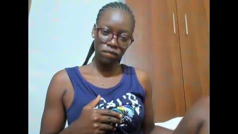 Leah online show from 02.05.25