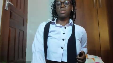 Snapshot of afro_pop chatting on 11.03.25 Leah online show from 11.03.25