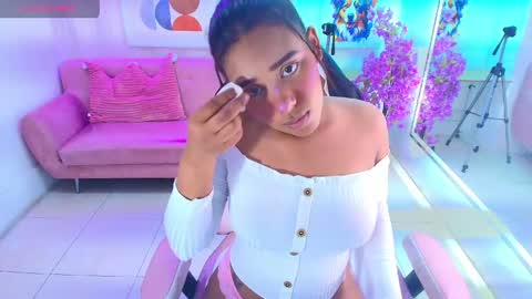 Snapshot of afrodita_loren chatting on 05.23.26 afrodita_loren online show from 05.23.26