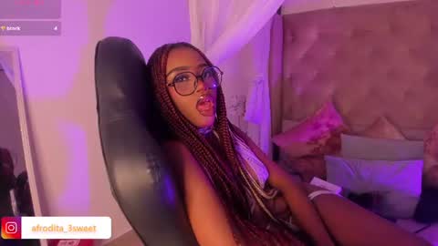 Snapshot of afrodita_sweeet chatting on 06.27.26 Afrodita online show from 06.27.26